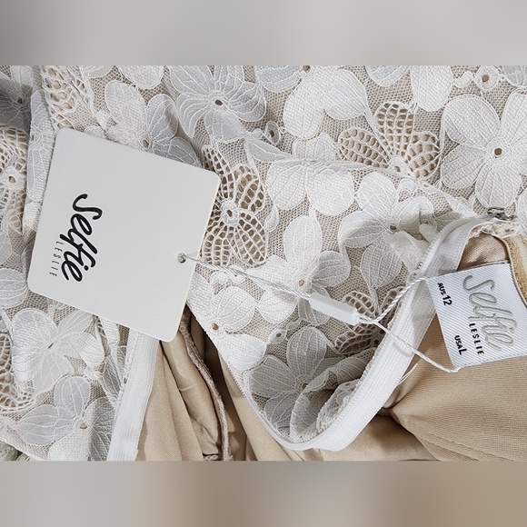 NWT Selfie Leslie Verona Off-Shoulder Lace ruffle Mini Dress size Large - Picture 8 of 15